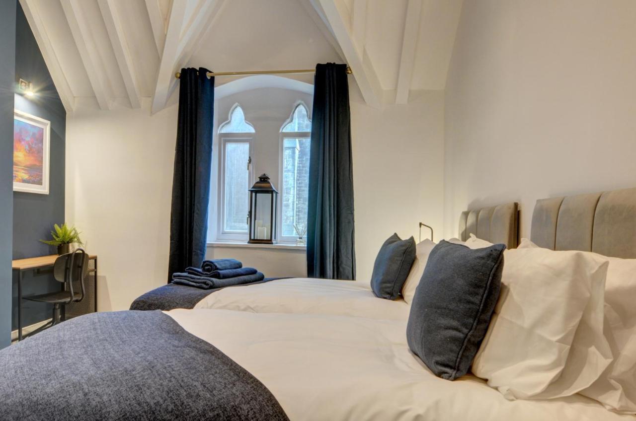 The Old Vicarage - Secure Parking, Fast Wifi, Garden Villa Лийдс Екстериор снимка