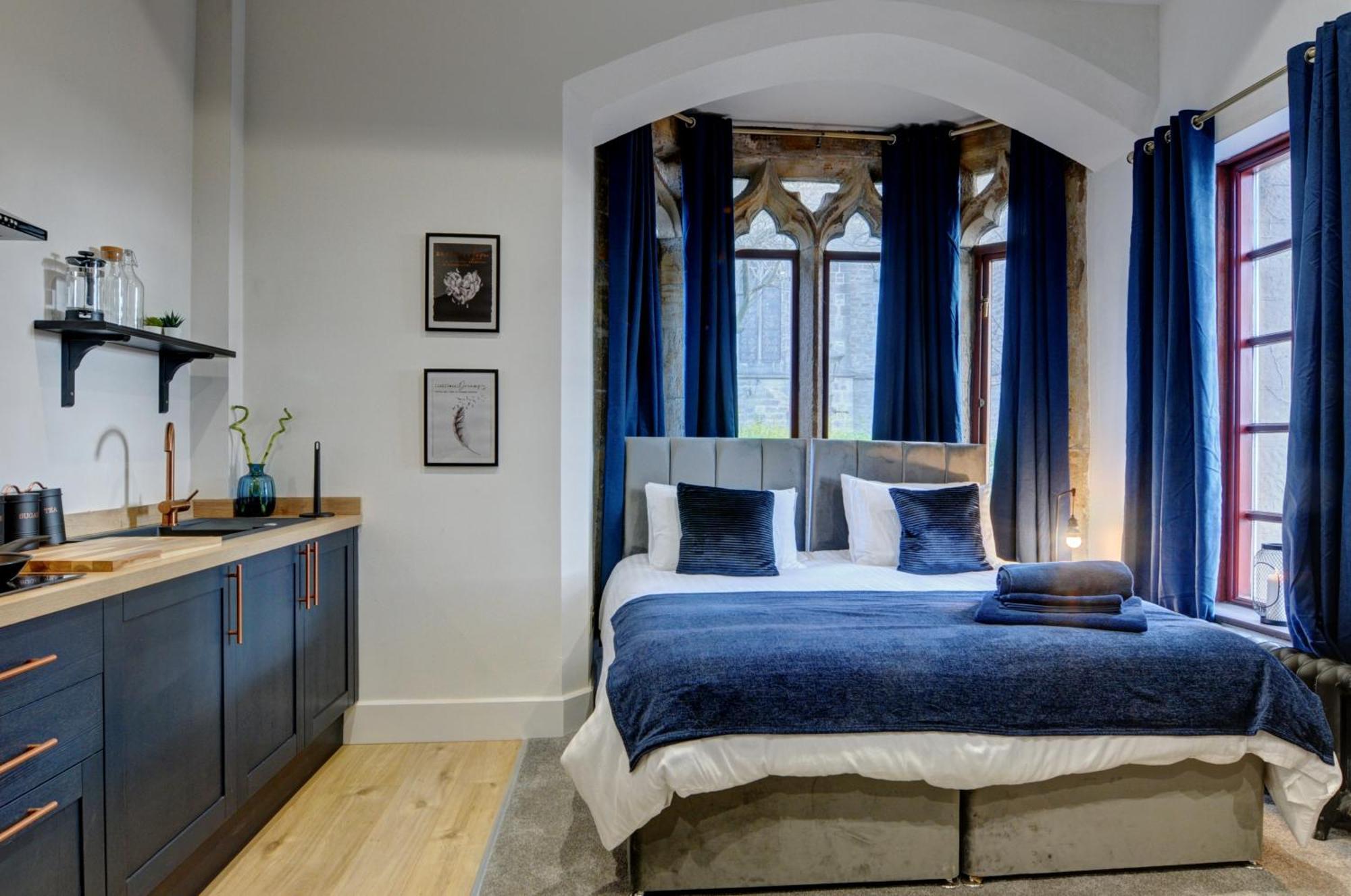The Old Vicarage - Secure Parking, Fast Wifi, Garden Villa Лийдс Екстериор снимка